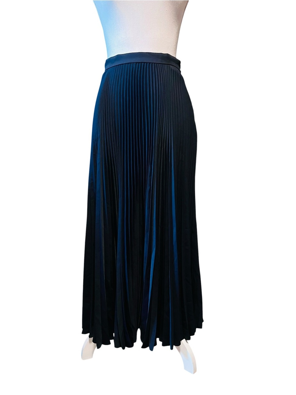 Tory Burch Classic Black With A Blue Sheen Pleated Maxi Skirt Size 4
